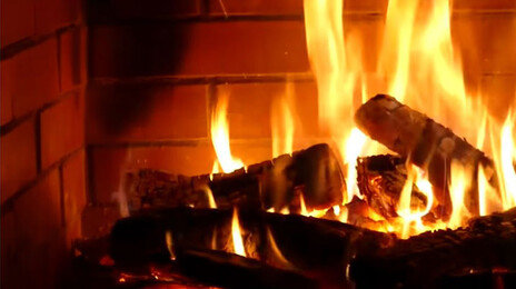 ‘벽난로 10시간’ 영상 딱 하나 올린 유튜버, 18억 수익 추정