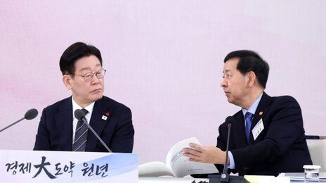 李대통령 “올해 성장률 2% 전망…경제 대도약 원년 만들 것”