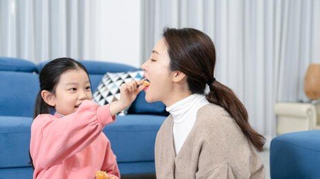 “딸 가진 부모, 아들 부모보다 치매 덜 걸려”…이유는?