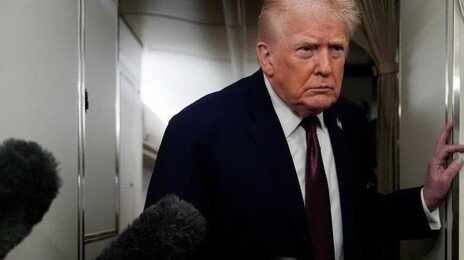 트럼프 “쿠바로 가는 베네수엘라 석유·돈 차단…늦기 전에 합의하라”