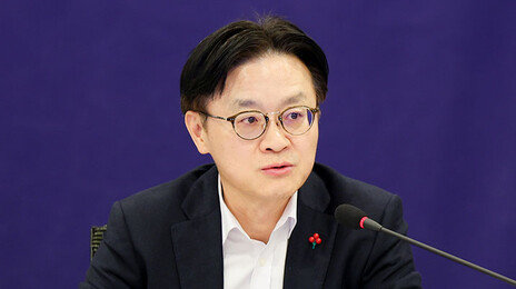 김정관 “대왕고래 담당자 왜 승진시켰나” 석유공사 질책