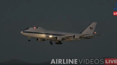 ‘심판의 날 비행기’ 51년만에 LA 착륙…“전쟁 임박?” 공포 확산