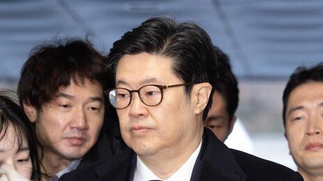 구속 피한 ‘아시아 사모펀드 대부’ 김병주 MBK회장…법원 “혐의 소명 부족”