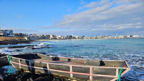 ‘정체불명 목선’ 잇따라 발견…경찰 “범죄 혐의 없어” 즉각 폐기