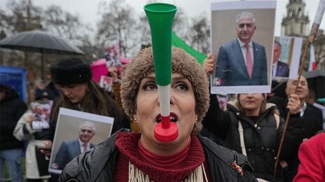 美 중동 특사, 이란 마지막 왕세자와 비밀 접촉…‘체제 붕괴 대비’ 관측