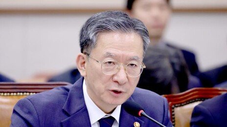 與 중수청법 반발에… 정성호 “어떤게 국민 위한 건지 논의를”