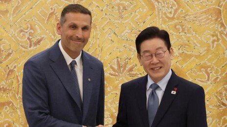 특사로 온 칼둔, 30조 ‘스타게이트 UAE’에 韓 참여 논의