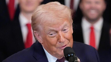 트럼프 “그린란드 파병 8개국에 10% 관세 부과”…유럽 반발