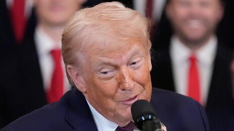 트럼프 “그린란드 파병 8개국에 10% 관세 부과”…유럽 반발