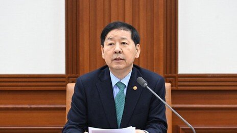 구윤철 부총리, 원화 가치 급락에 “용인하지 않겠다” 추가 개입 시사