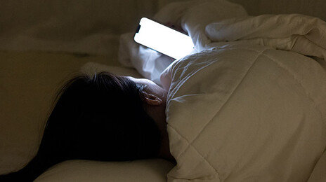 “‘이 행동’ 망막 태우고 시신경 죽인다”…안과 전문의 경고