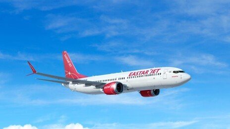 이륙 앞둔 이스타항공 기내 선반서 연기…출발 지연