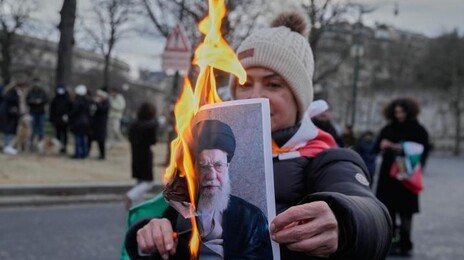 이란 시위 사진은 왜 이것뿐이었을까 — 허락된 이미지[청계천 옆 사진관]