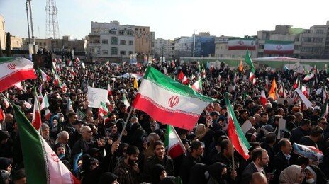 이란 학교들, 휴교 1주일 만에 18일 부터 개교.. SNA 통신