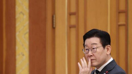 李대통령 “가짜뉴스·댓글 조작은 민주주의 파괴 중대범죄”