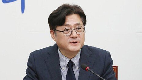 靑 신임 정무수석 홍익표…6·3 지선 앞 떠나는 우상호 후임
