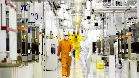 ‘美에 메모리 공장’ 3대 난관…①인건비 2배에 이미 철수 경험