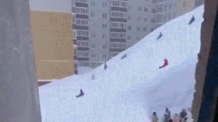 아파트 앞에 스키장이?…러 캄차카에 기록적 폭설