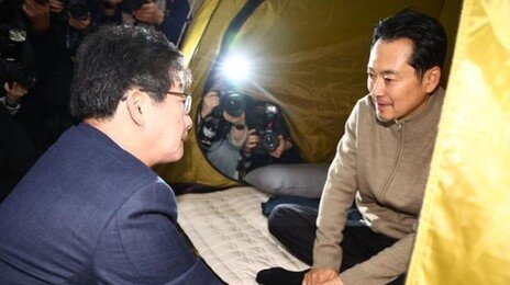 장동혁 찾은 유승민 “생각 달라도 보수 재건 머리 맞대야”