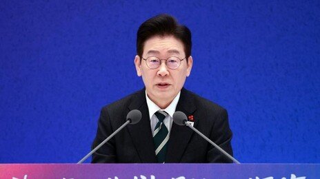 李 “北이 핵 포기하겠나…일부 보상하며 현 상태로 중단시켜야”