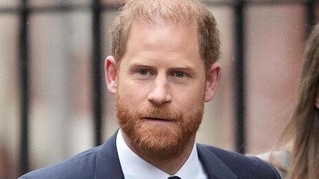 법정서 울컥한 英해리왕자 “언론이 아내 삶 비참하게 만들어”