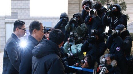 [사설]韓중형이 일깨운 공직 책무… 권력 탈선에 구경꾼 있을 수 없다