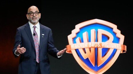 ‘진흙탕 싸움’된 워너브라더스 인수전…파라마운트 “기한 연장”