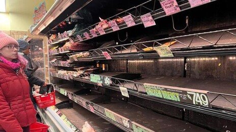 美 영하40도 ‘얼음 폭풍’… 항공편 1만4000대 취소, 마트선 사재기