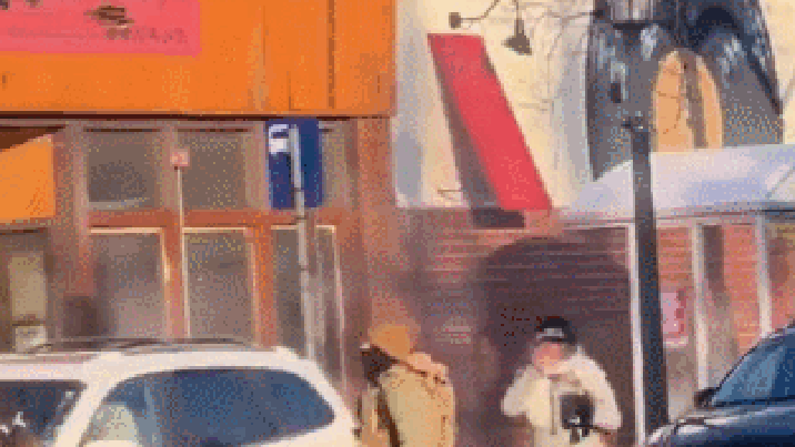 美요원 민간인 사살 영상 보니…총 안 꺼냈는데 5초간 10발 쐈다