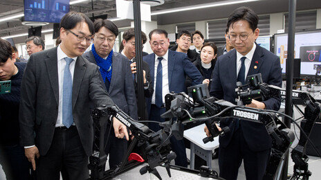 “로봇이 0.8kg 핸들 한번에 625개 옮겨, 제조원가 80%까지 절감”