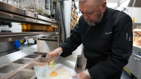 학력 세탁해 ‘맥날’ 알바…美취업난에 ‘저임금 노동직’도 치열