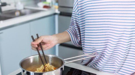 간단히 먹으려 볶음밥 하다 ‘아찔’…인덕션 매트 화재 주의