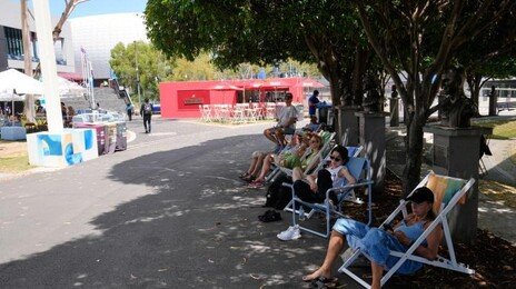 한여름 호주, 열파에 50도 육박…호주 오픈 진행고전