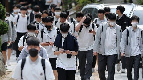 학생 10명 중 9명 매일 유튜브 본다…최대 3시간30분
