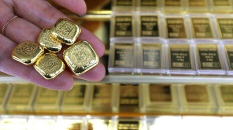 트럼프 “달러 약세 좋다” 금 4% 급등, 5300달러 돌파