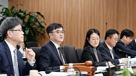 ‘1400조 연기금’ 코스닥으로…정부 “투자 늘려라” 지침