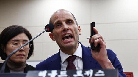 ‘허위·축소 셀프조사’ 논란 로저스 쿠팡대표, 내일 경찰 출석