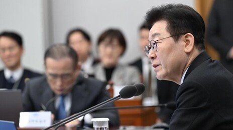 李, ‘로봇 반대’ 현대차 노조 향해 “거대한 수레 피할 수 없어”