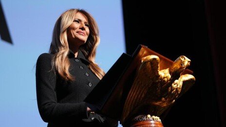 “평범한 시민에서 영부인으로”…멜라니아, 다큐 개봉 앞두고 잇단 행보