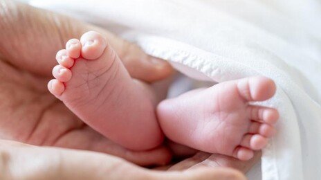 “버릇없이 굴지마” 中 생후 10개월 아기 바늘로 수백 번 찔러…민간요법 주장