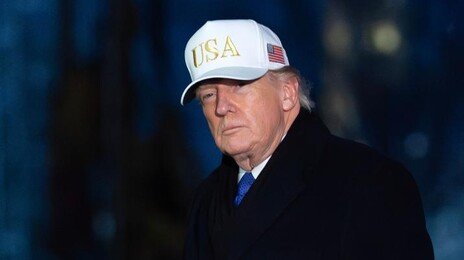 3선 도전 불가능한데…트럼프, 정치자금 5400억 원 모았다