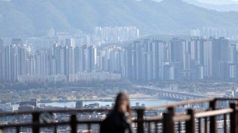 서울 아파트 경매 낙찰가율 4개월 연속 100% ↑…토허제 피해 수요 몰려