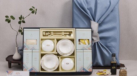 李대통령 설 명절 선물…그릇·수저세트와 집밥 재료