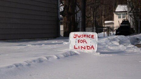 바이든 아내의 전 남편, 부인 살해 혐의로 기소
