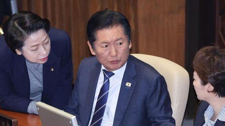 반청 “조국 대권 밀어주려 하나” vs 정청래 “합당, 경청시간 갖겠다”