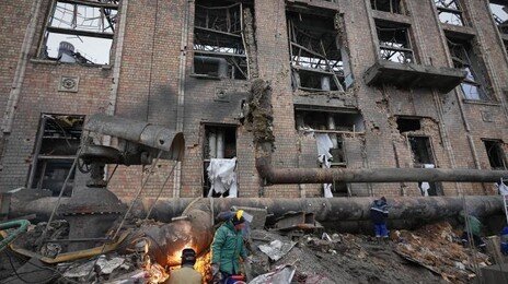 전쟁 지친 우크라 국민, 40%가 “돈바스 주고 끝내자”