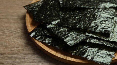 ‘검은 종이 조각’ 취급받았는데…해외 ‘김 열풍’ 집중 조명한 BBC