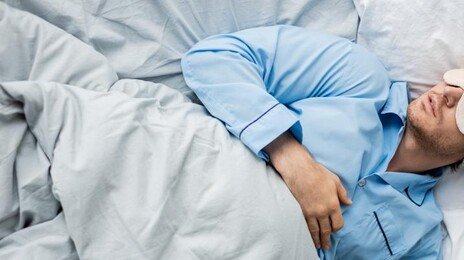 “성인 10명중 7명 하루 수면 7시간 못미쳐”