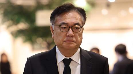 ‘尹 대통령실 PC 초기화’ 정진석 전 대통령 비서실장, 경찰 출석