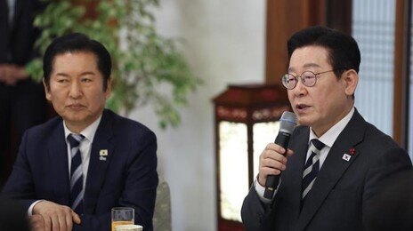 與 ‘쌍방울 변호인’ 특검 추천 보고받고… 李, 강한 불쾌감 표시